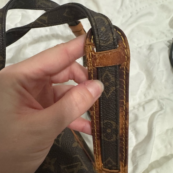 Louis Vuitton Pochette Marly Bandouliere - Picture 10 of 14